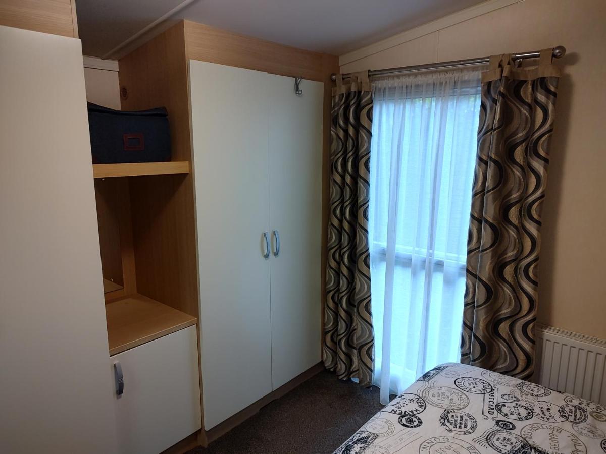 Vledder Chalet Met Veranda Aan Bosrand מראה חיצוני תמונה
