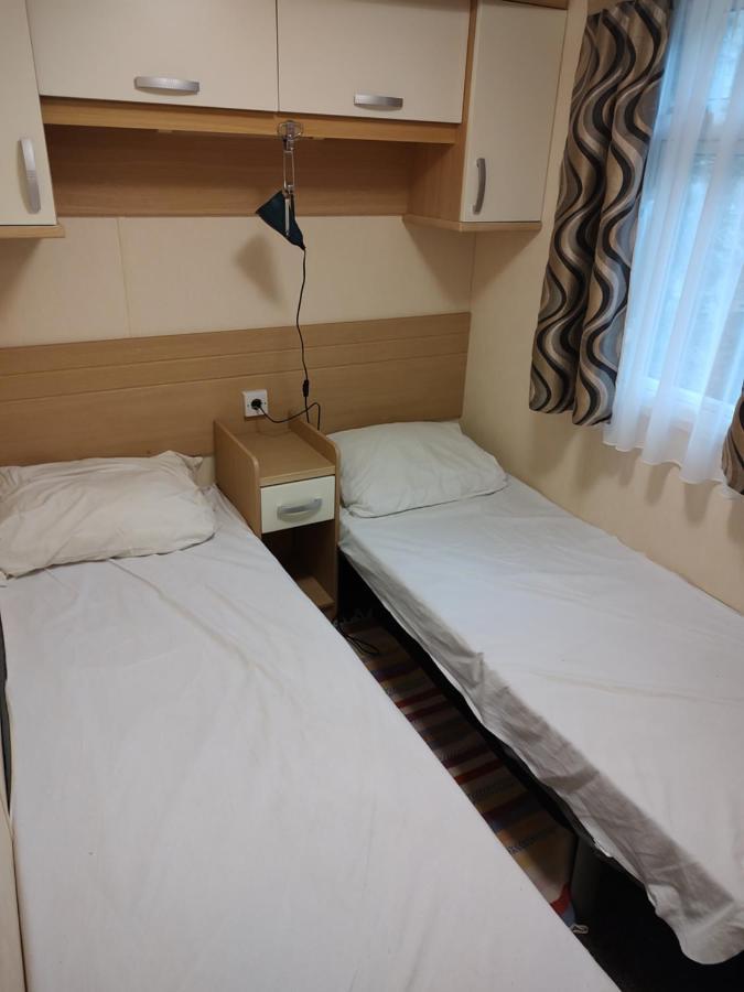 Vledder Chalet Met Veranda Aan Bosrand מראה חיצוני תמונה